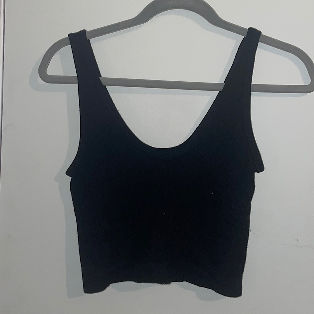 URBAN OUTFITTERS black basic tank top